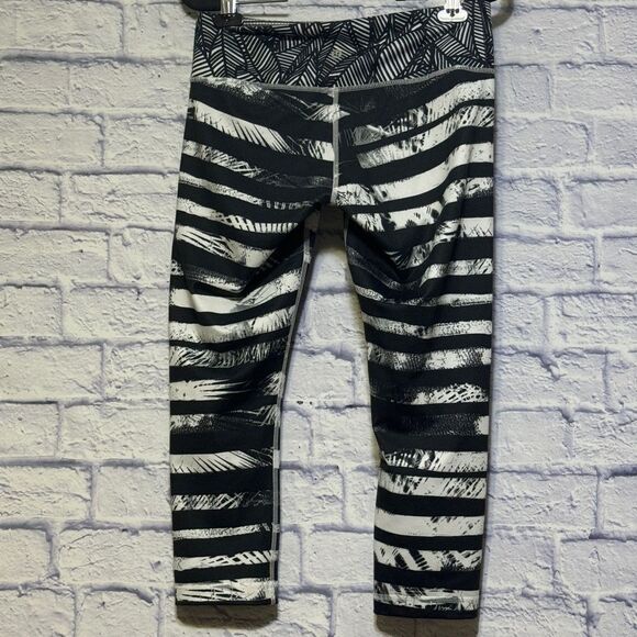 Lululemon Wunder Under Crop II Full-On Luon Shady Palms/Banana/Leaf/Gingham 8 - Picture 2 of 15